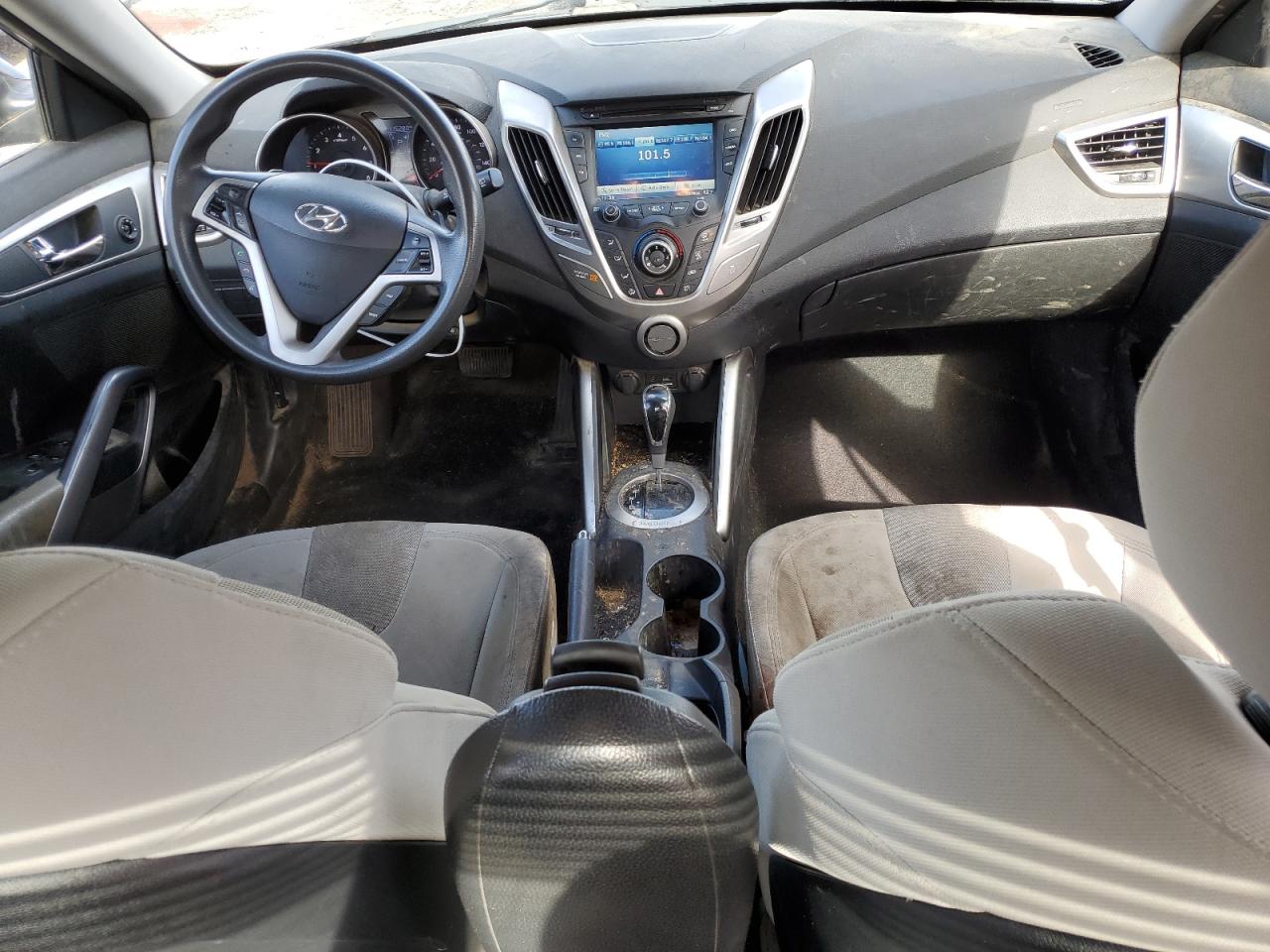 2012 Hyundai Veloster - Image 8