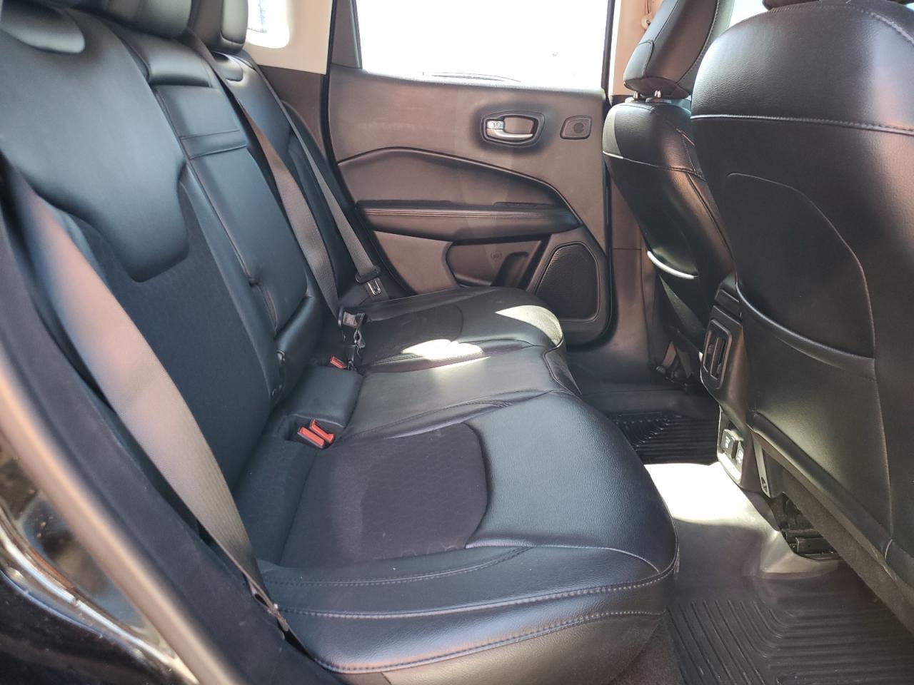 2018 Jeep Compass - Image 11