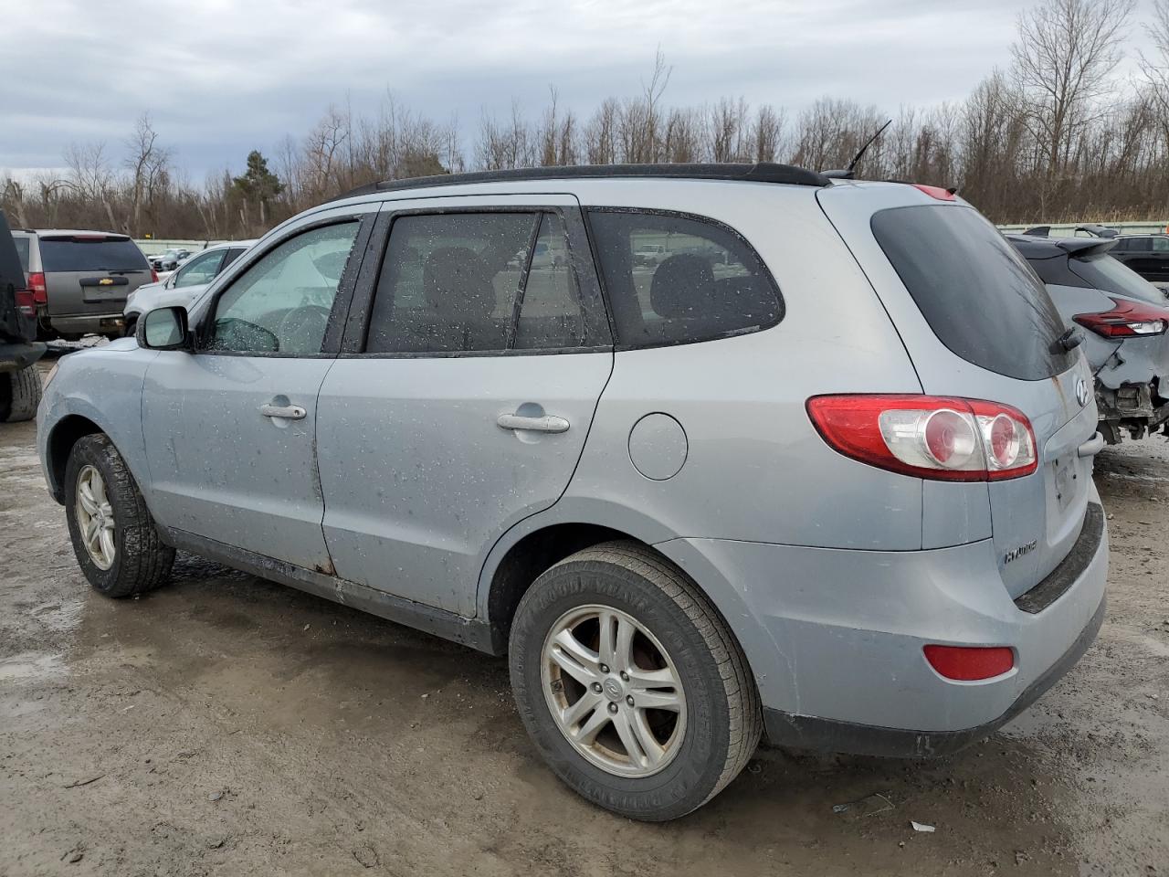 2010 Hyundai Santa Fe - Image 2