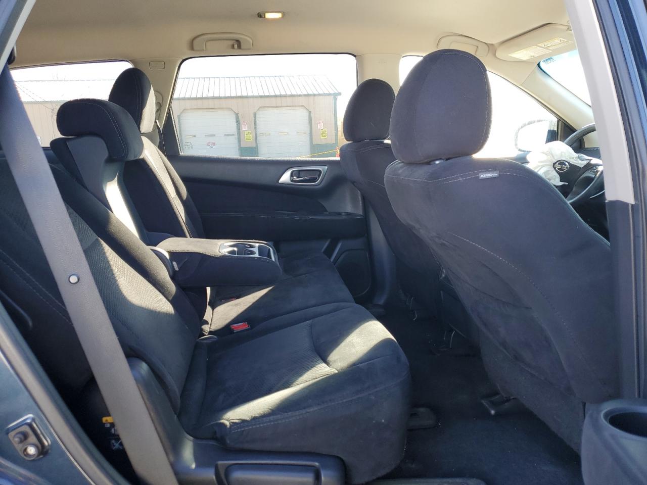 2015 Nissan Pathfinder - Image 10