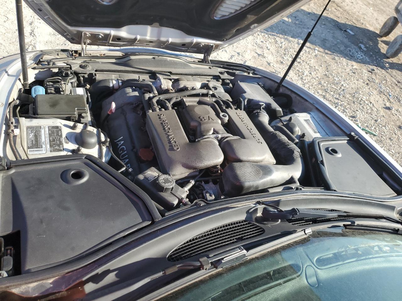 2000 Jaguar XKR - Image 11
