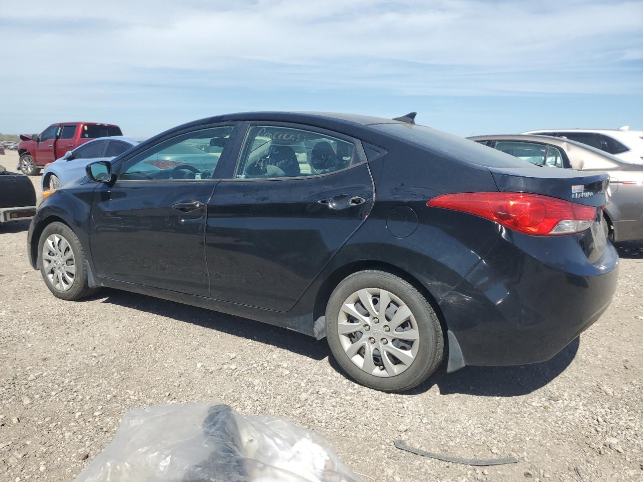 2013 Hyundai Elantra - Image 2
