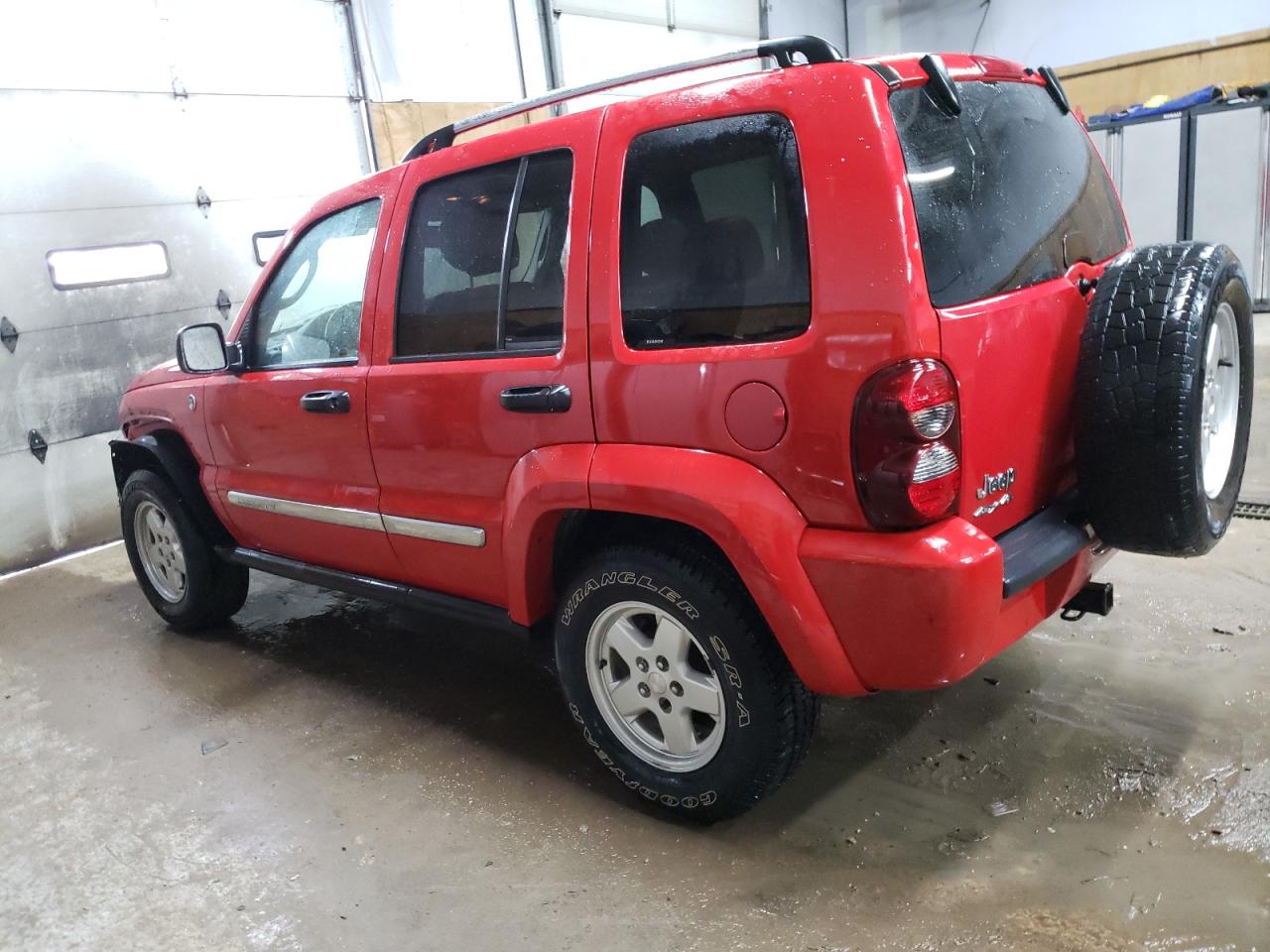 2005 Jeep Liberty (North America) - Image 2