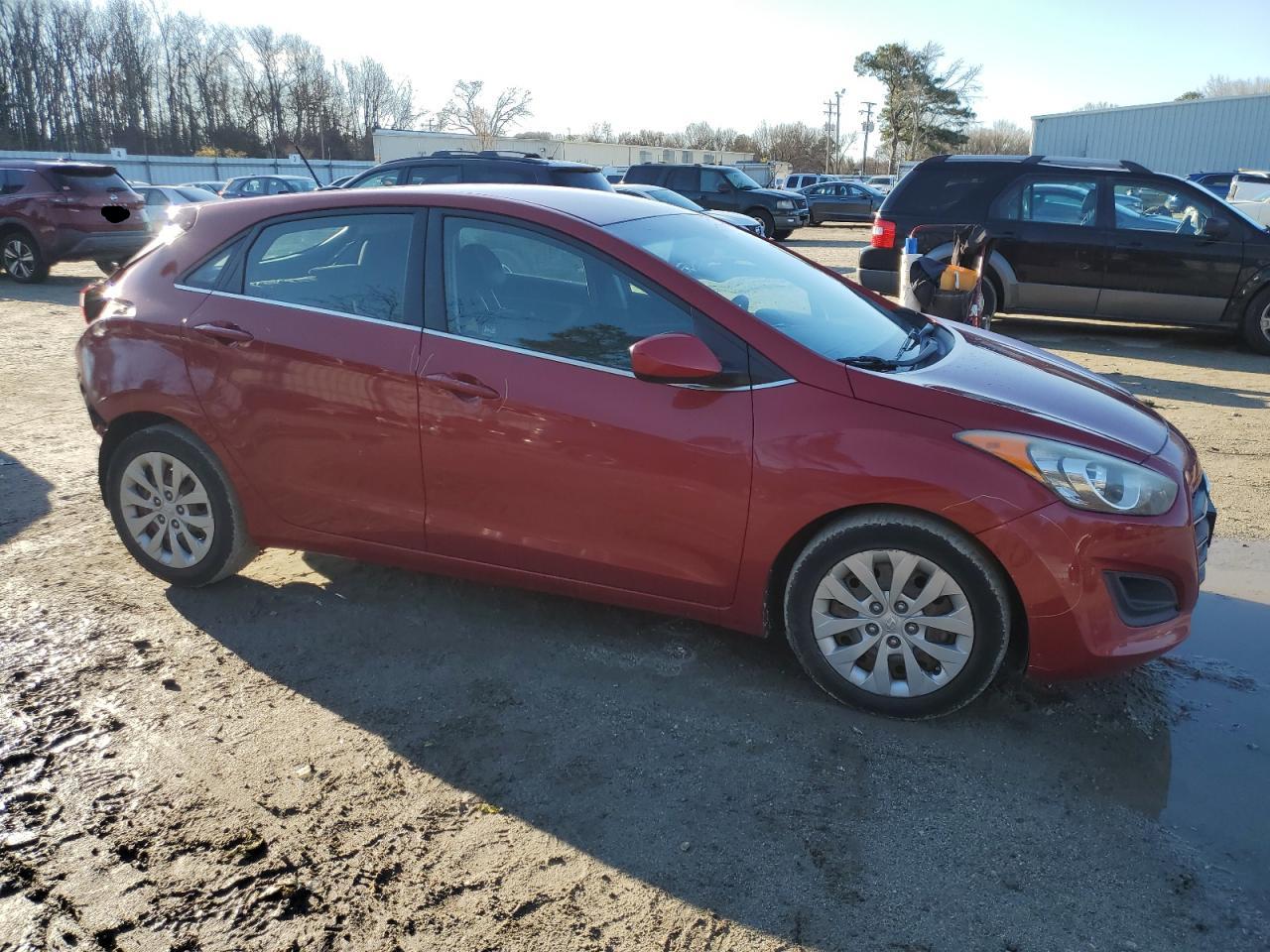 2017 Hyundai Elantra - Image 4