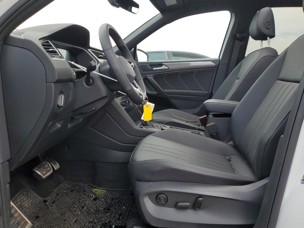 2024 Volkswagen Tiguan - Image 7