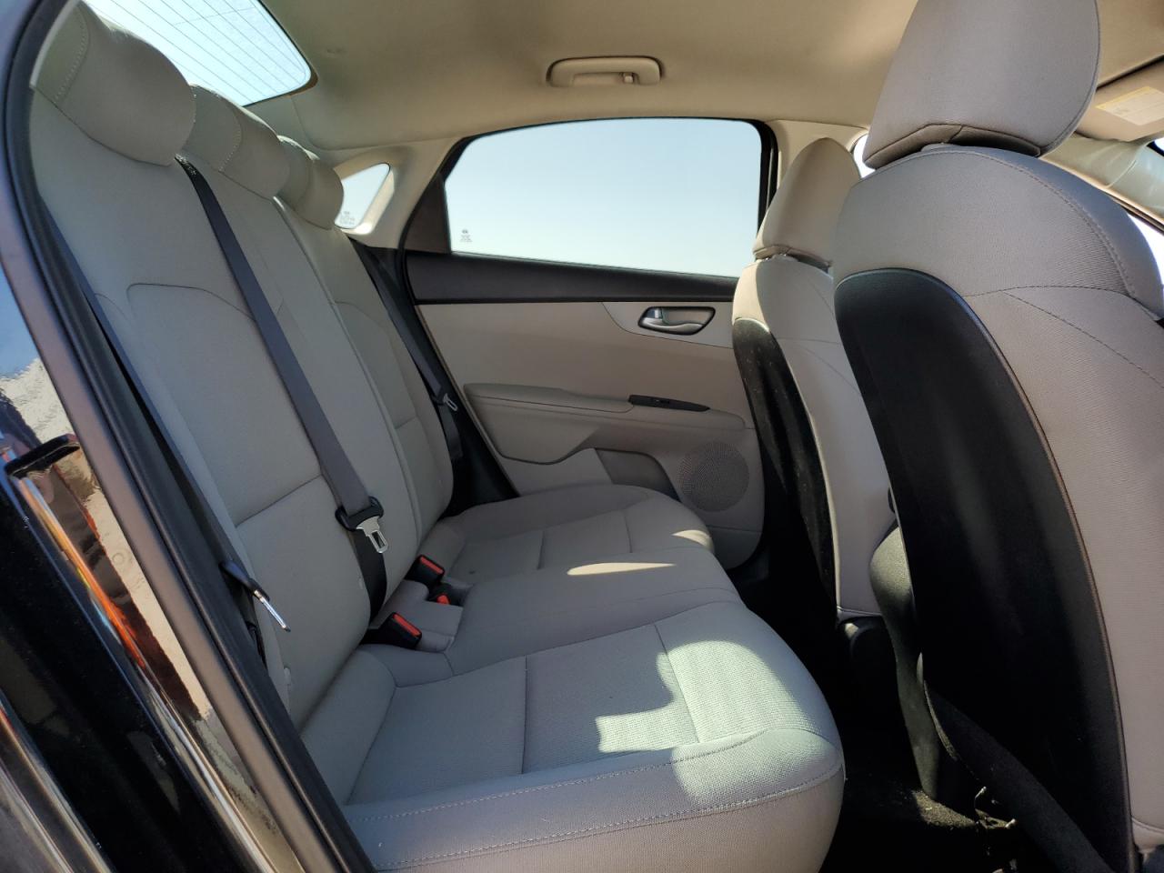 2021 Kia Forte - Image 10