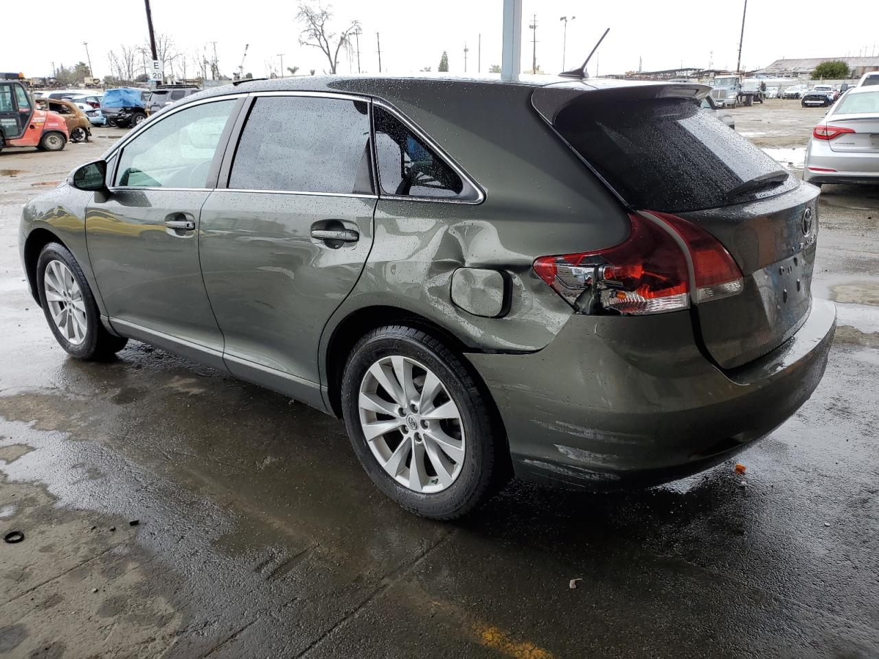 2013 Toyota Venza - Image 2