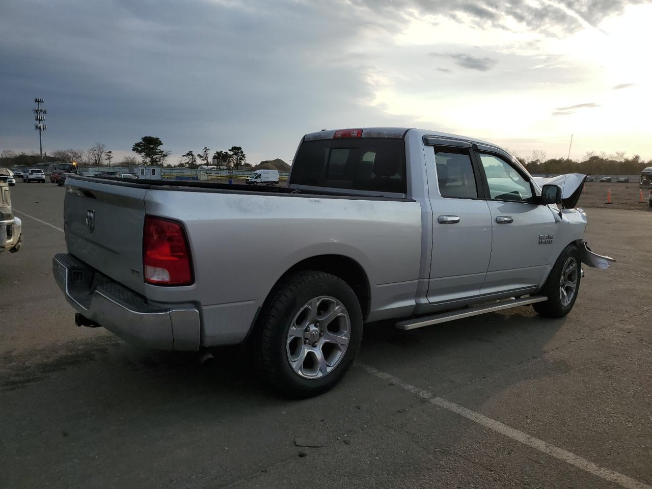 2016 RAM 1500 - Image 3