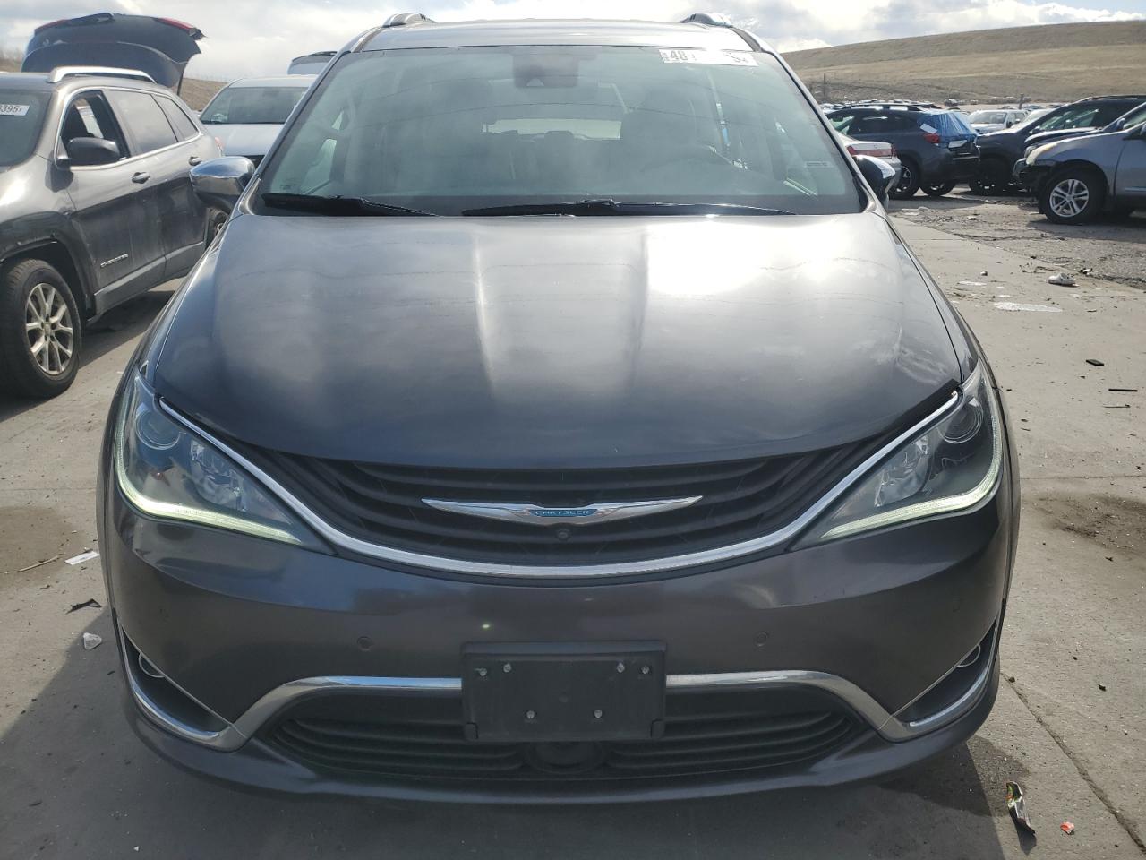 2018 Chrysler Pacifica - Image 5