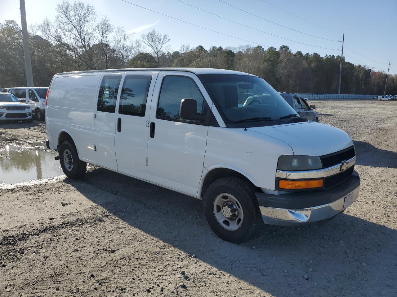 2012 Chevrolet Express - Image 4