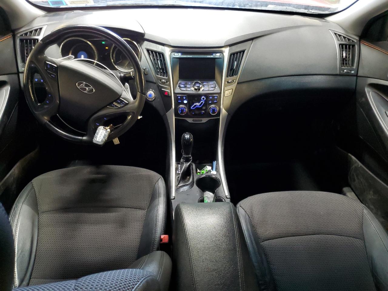 2011 Hyundai Sonata - Image 8