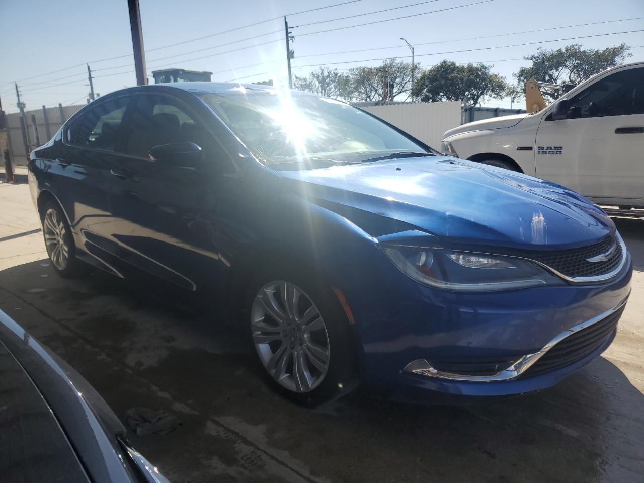 2015 Chrysler 200 - Image 4