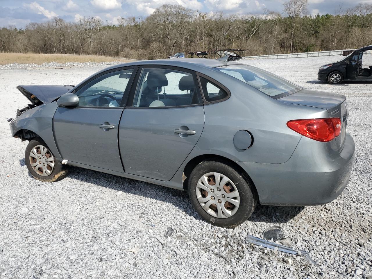 2010 Hyundai Elantra - Image 2