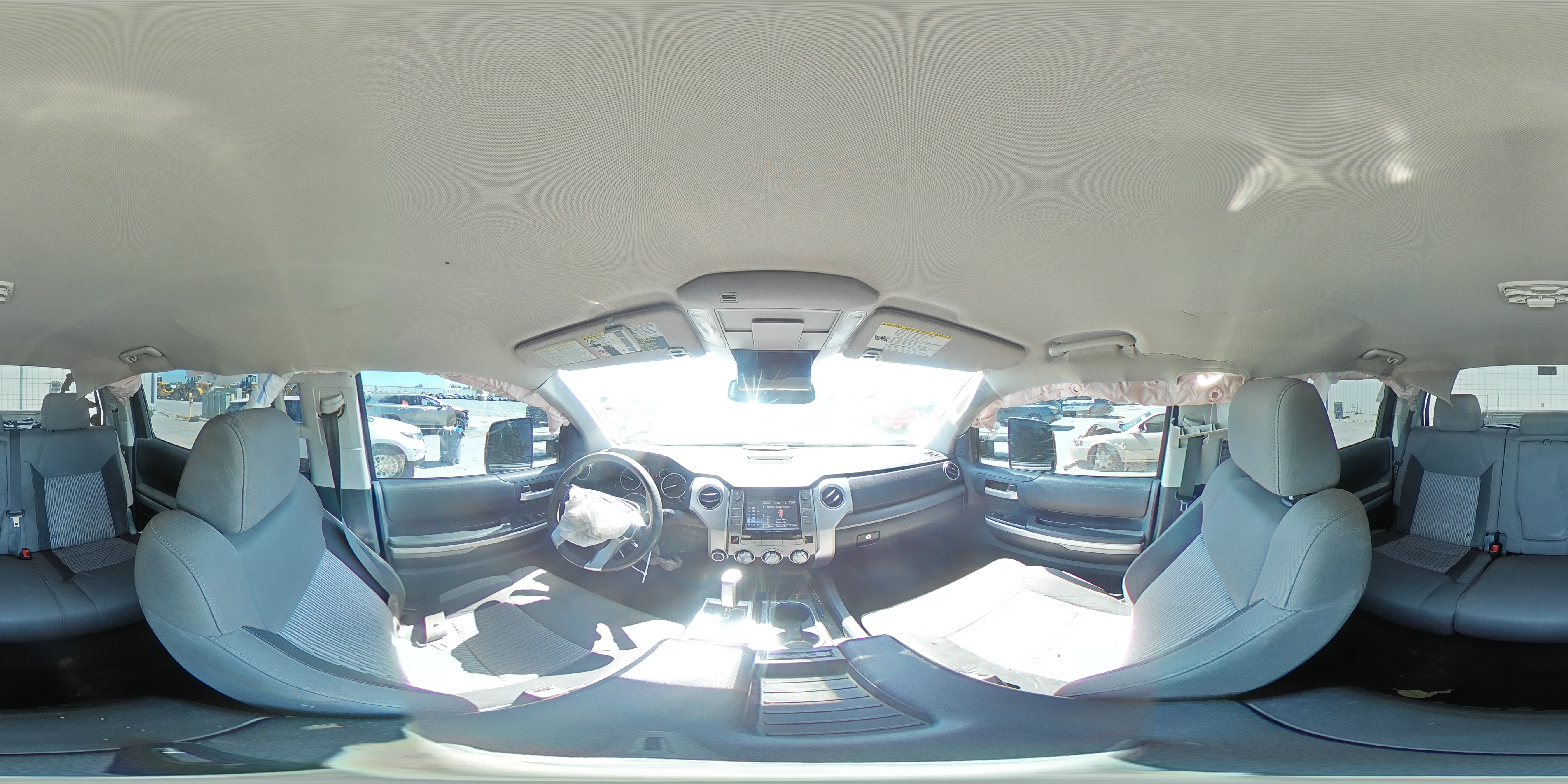 2015 Toyota Tundra - Image 12