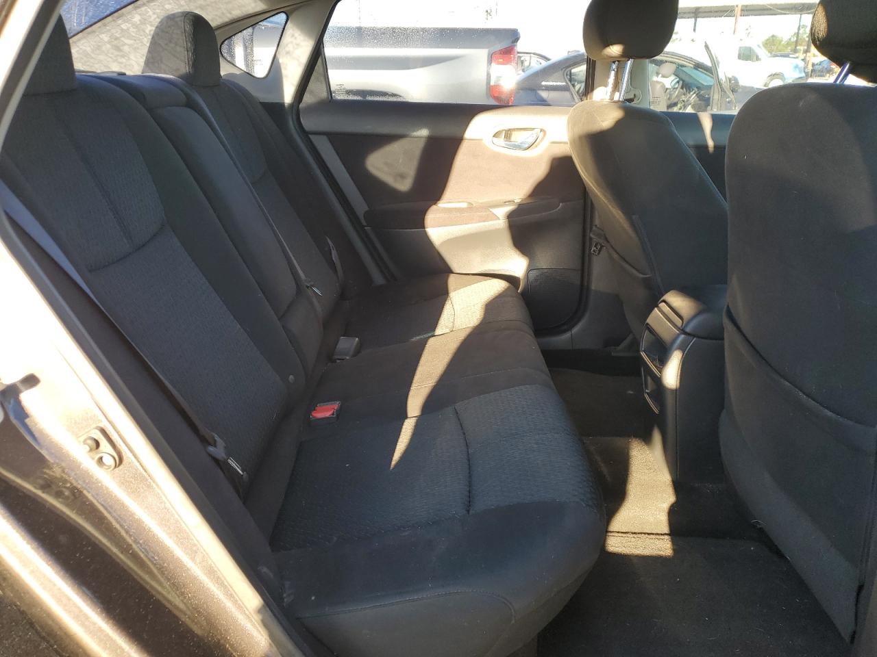 2015 Nissan Sentra - Image 10