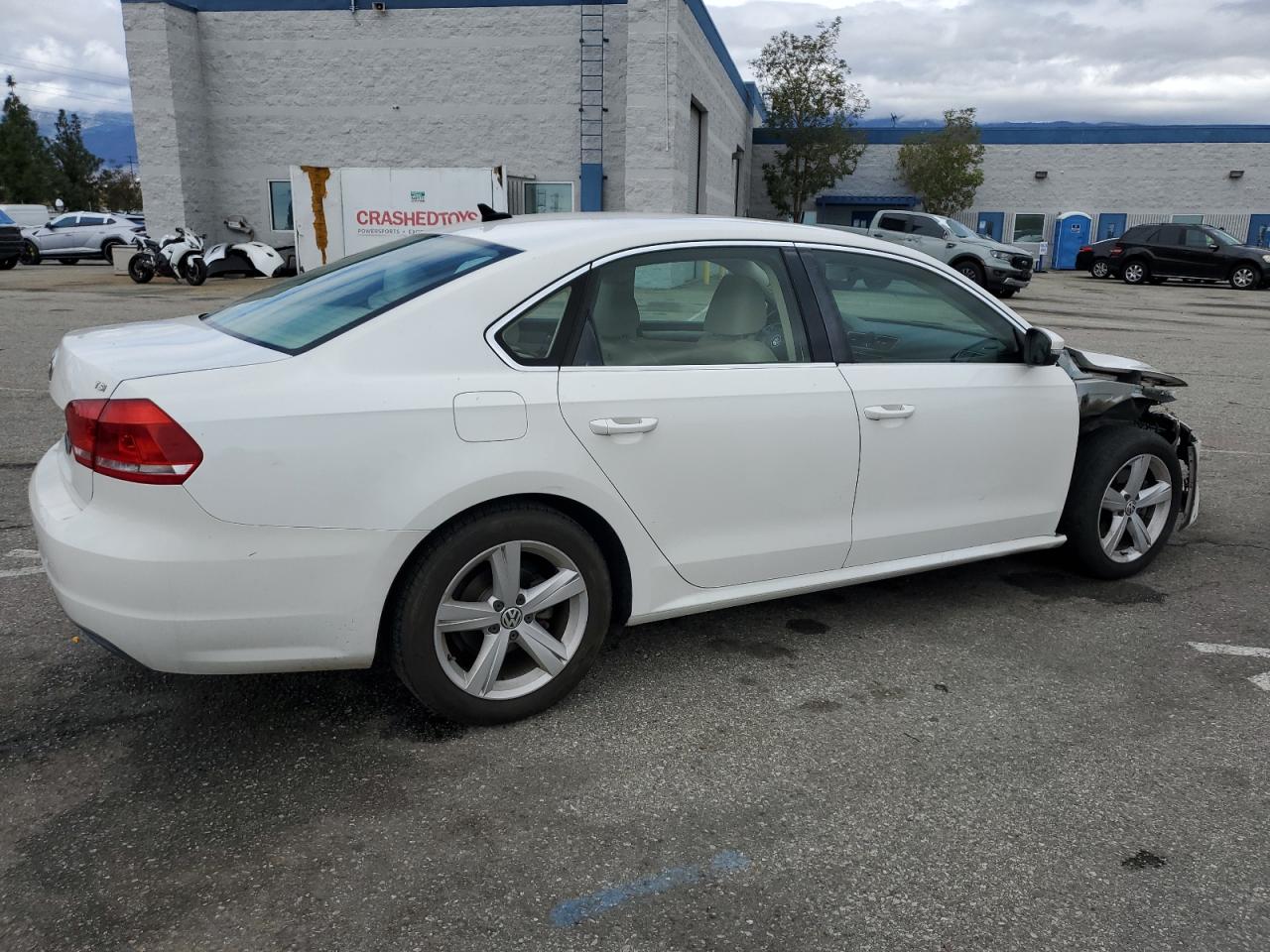 2014 Volkswagen Passat - Image 3