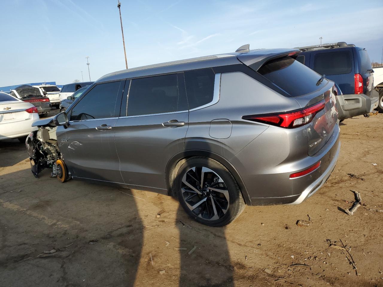 2024 Mitsubishi Outlander - Image 2