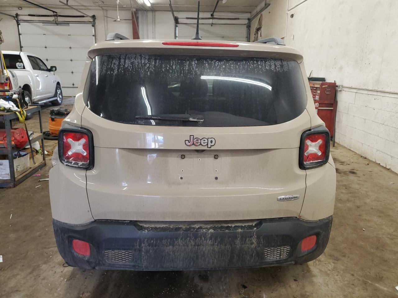 2015 Jeep Renegade - Image 6