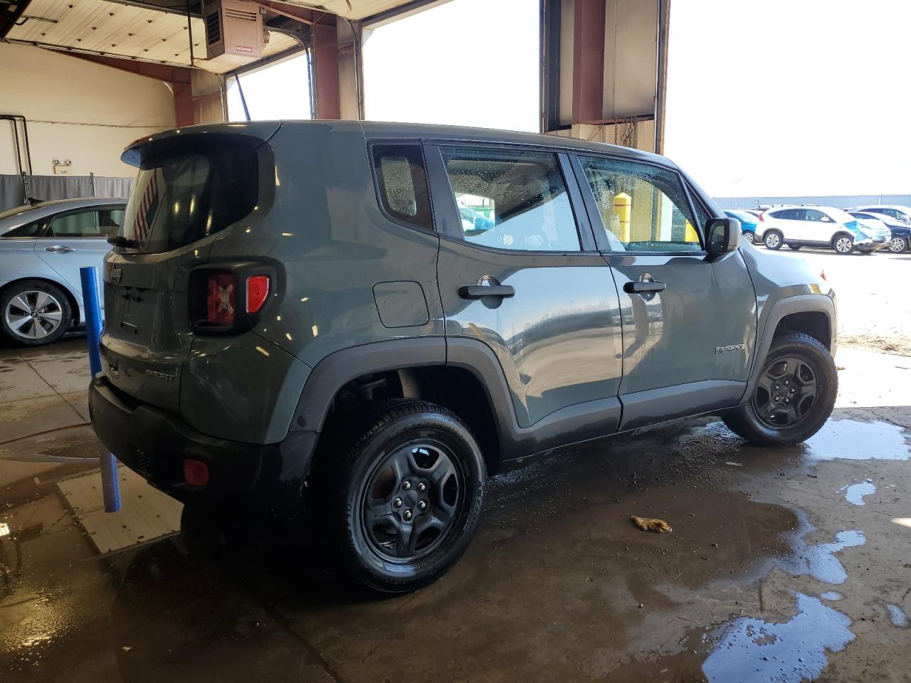 2018 Jeep Renegade - Image 3