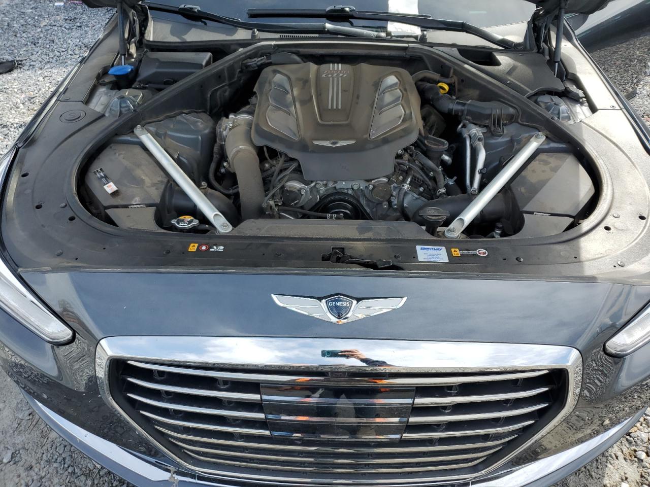 2018 Genesis G90 - Image 11