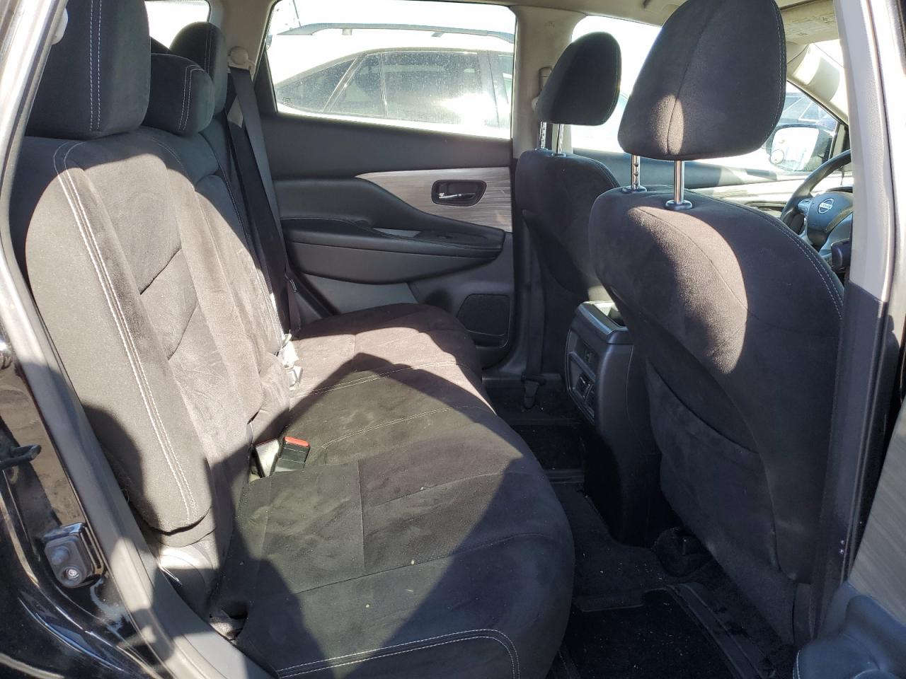 2015 Nissan Murano - Image 11