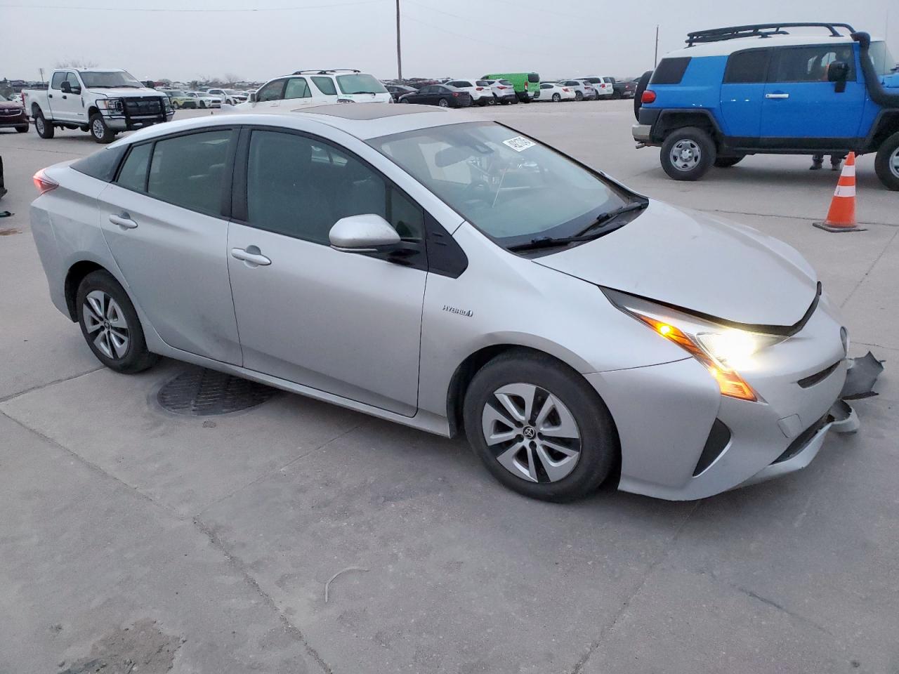 2016 Toyota Prius - Image 4