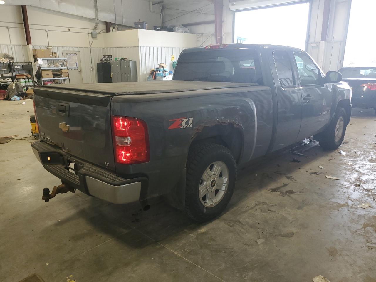 2009 Chevrolet Silverado - Image 3