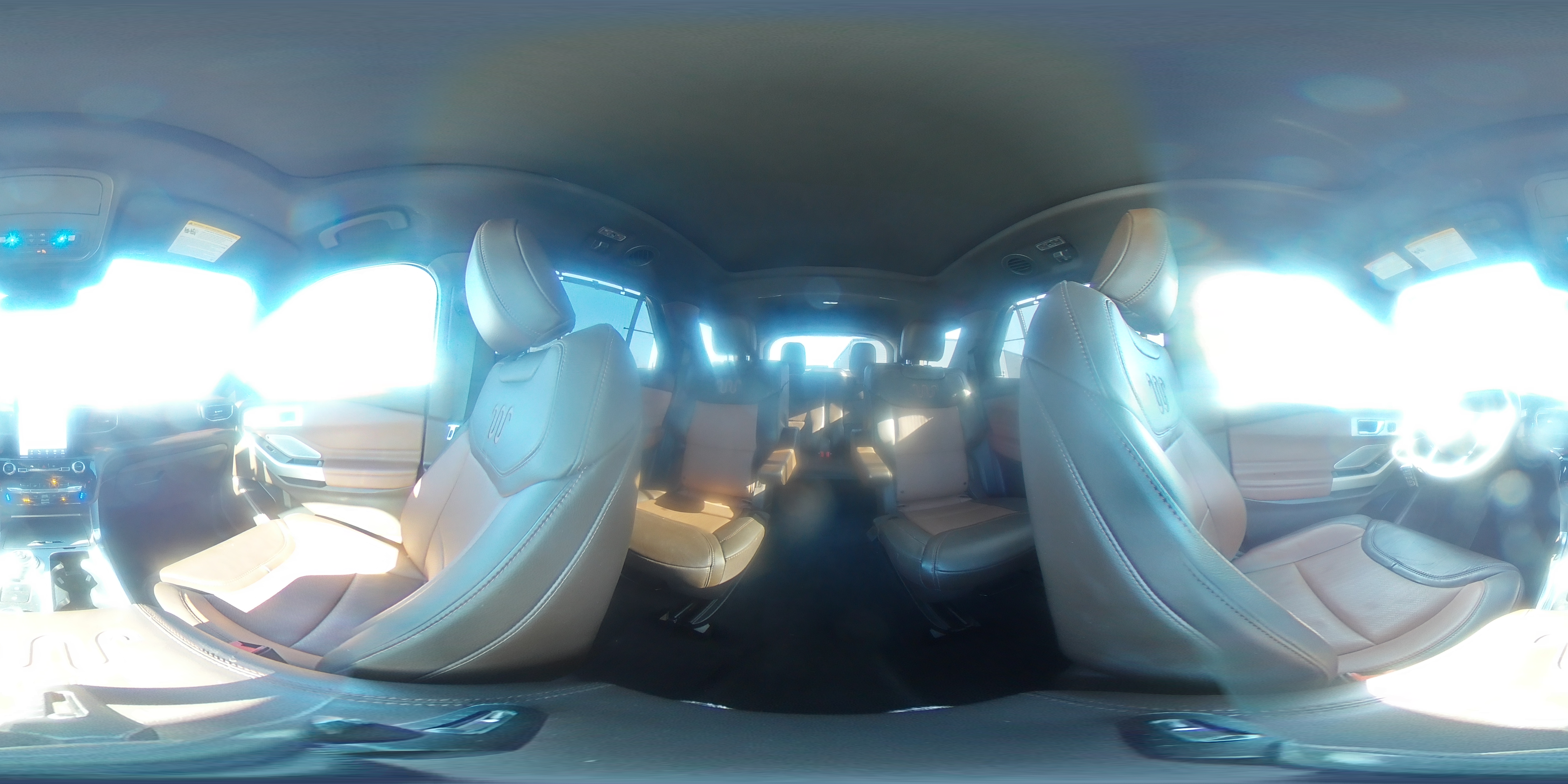 2022 Ford Explorer - Image 16