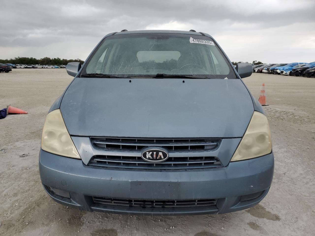 2010 Kia Sedona - Image 5