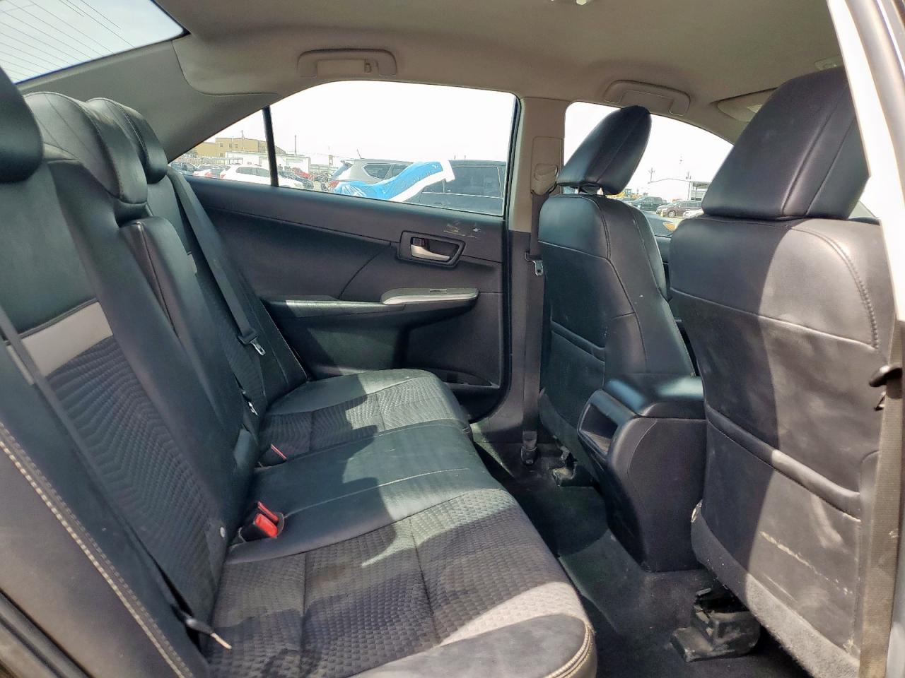 2014 Toyota Camry - Image 10