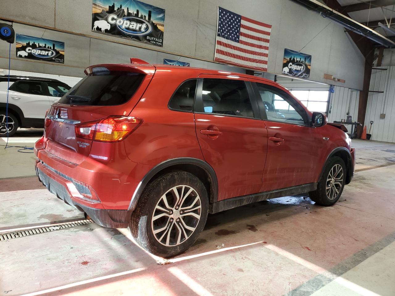 2019 Mitsubishi Outlander - Image 3