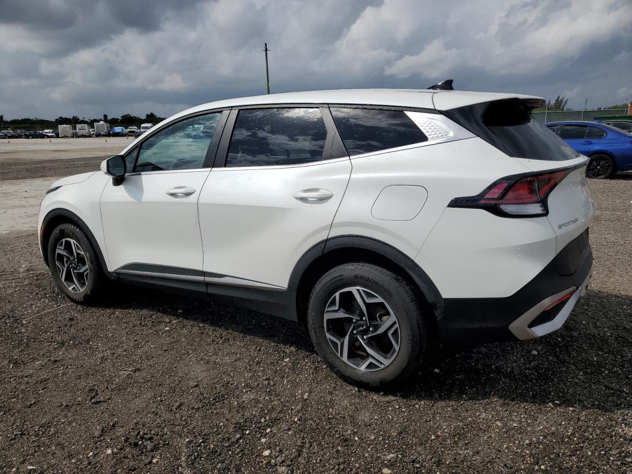 2023 Kia Sportage - Image 2