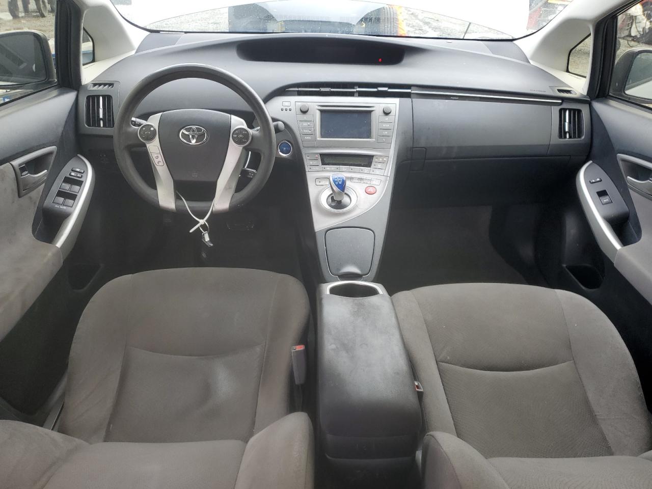 2014 Toyota Prius - Image 8