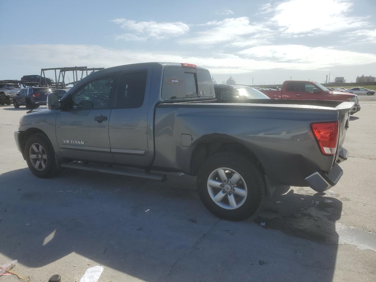 2014 Nissan Titan - Image 2
