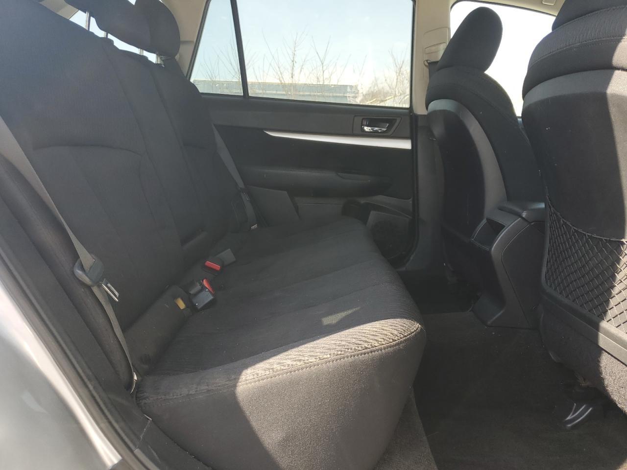 2012 Subaru Outback - Image 12