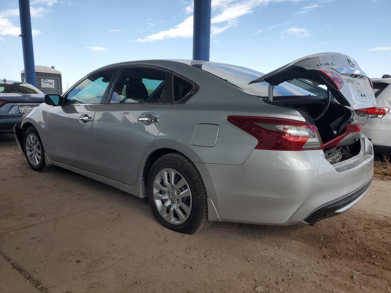 2018 Nissan Altima - Image 2