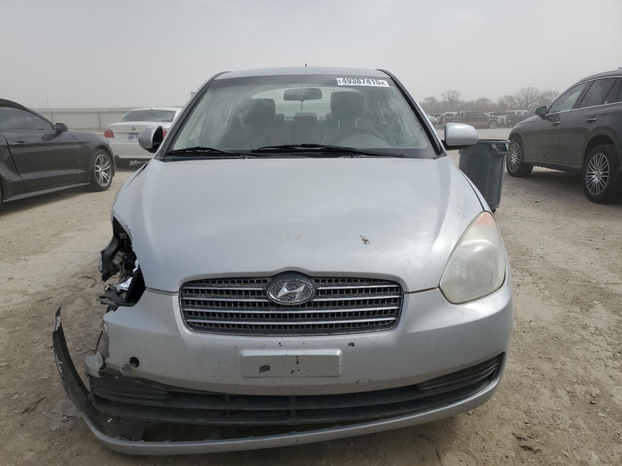 2011 Hyundai Accent - Image 5