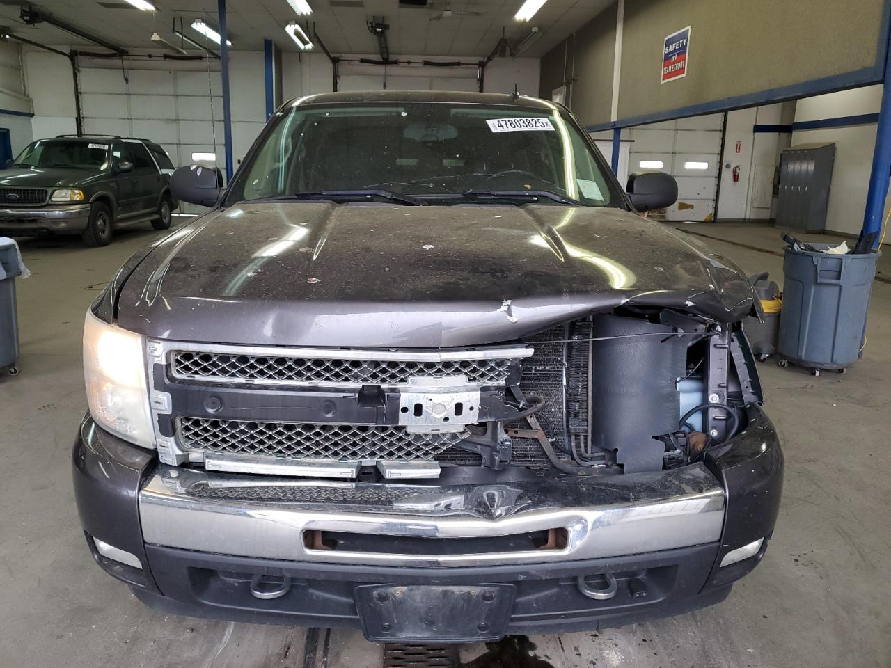 2011 Chevrolet Silverado - Image 5