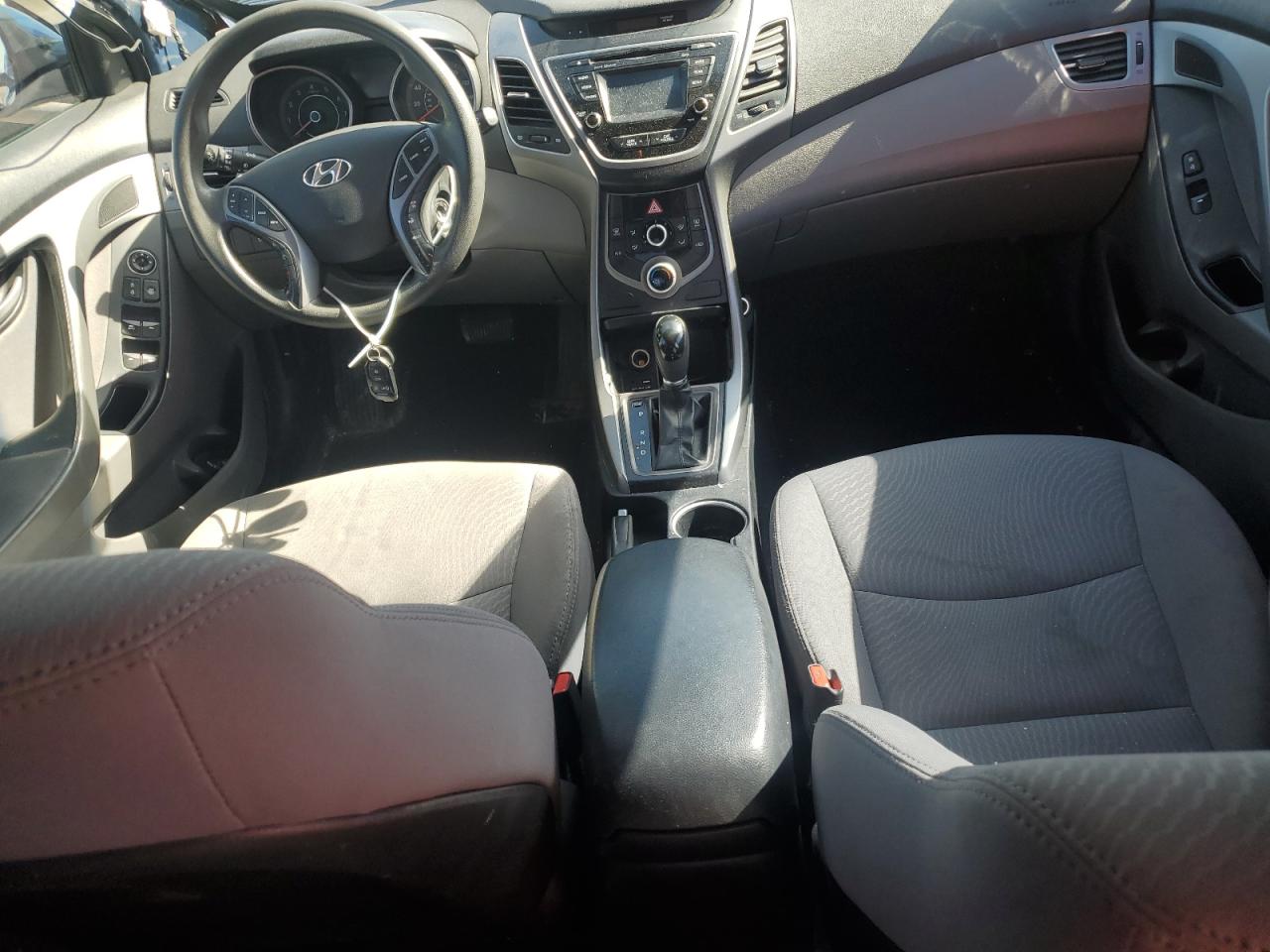 2015 Hyundai Elantra - Image 8