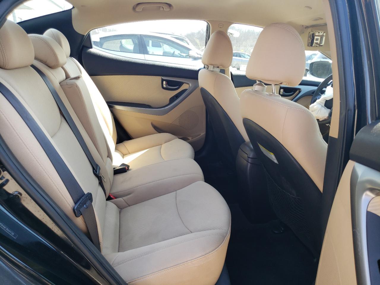 2013 Hyundai Elantra - Image 10