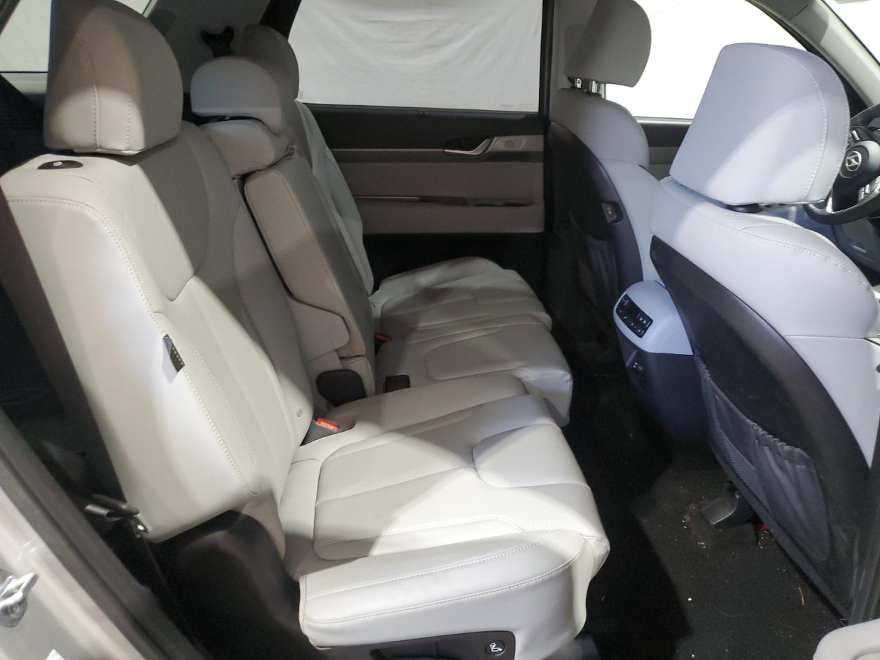 2023 Hyundai Palisade - Image 12