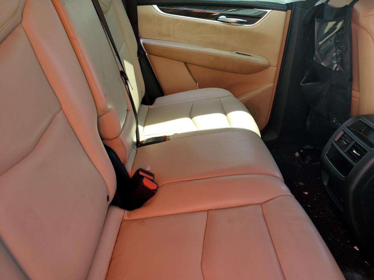 2017 Cadillac XT5 - Image 11