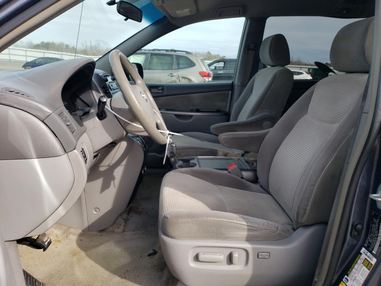 2007 Toyota Sienna - Image 7