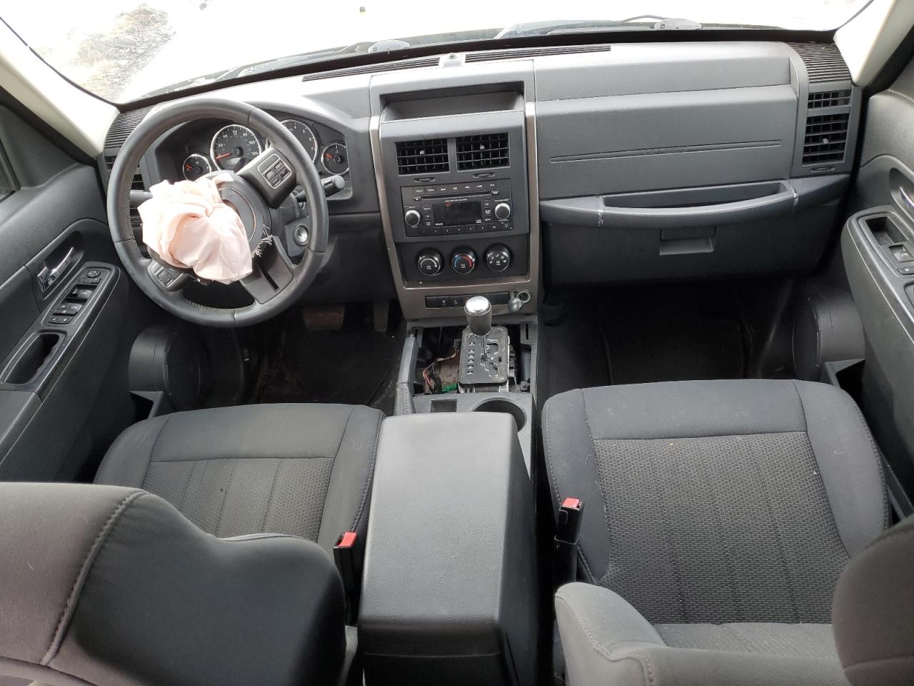 2012 Jeep Liberty (North America) - Image 8
