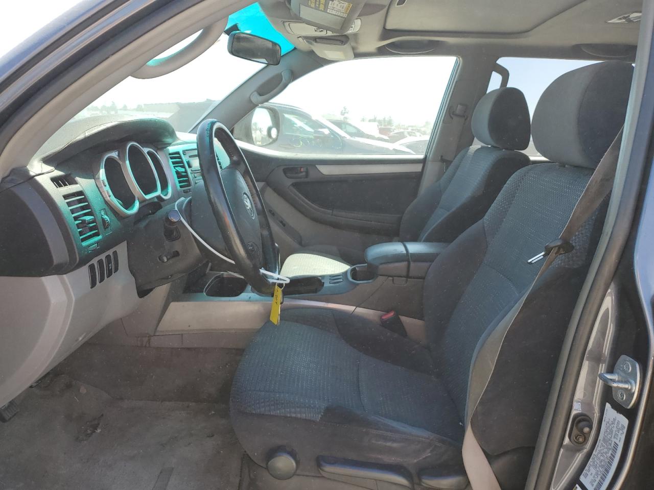 2004 Toyota 4Runner - Image 7