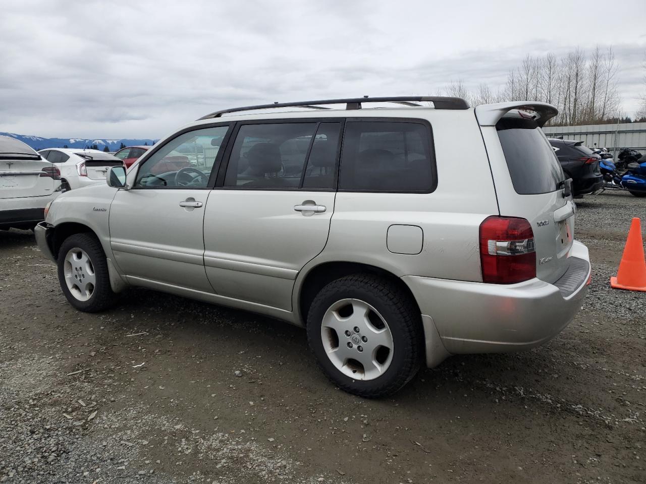 2005 Toyota Highlander - Image 2