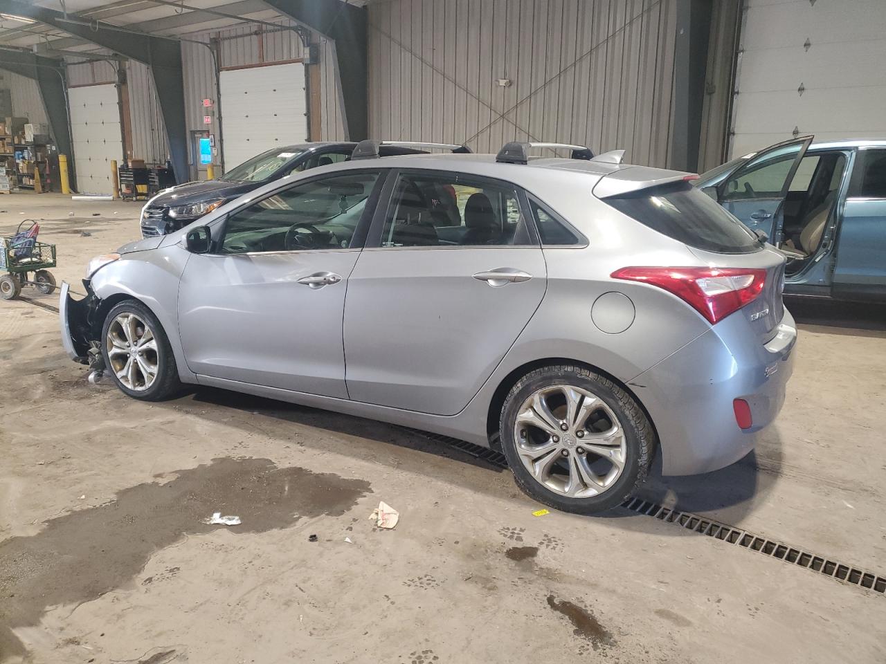 2013 Hyundai Elantra - Image 2