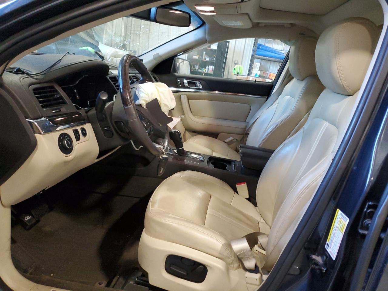 2013 Lincoln MKS - Image 7