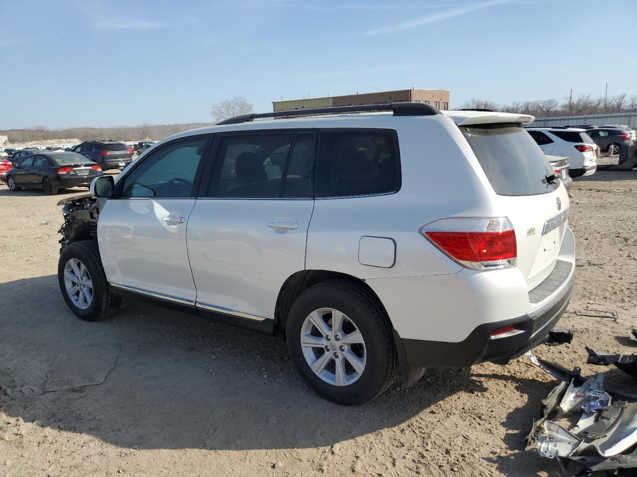 2013 Toyota Highlander - Image 2