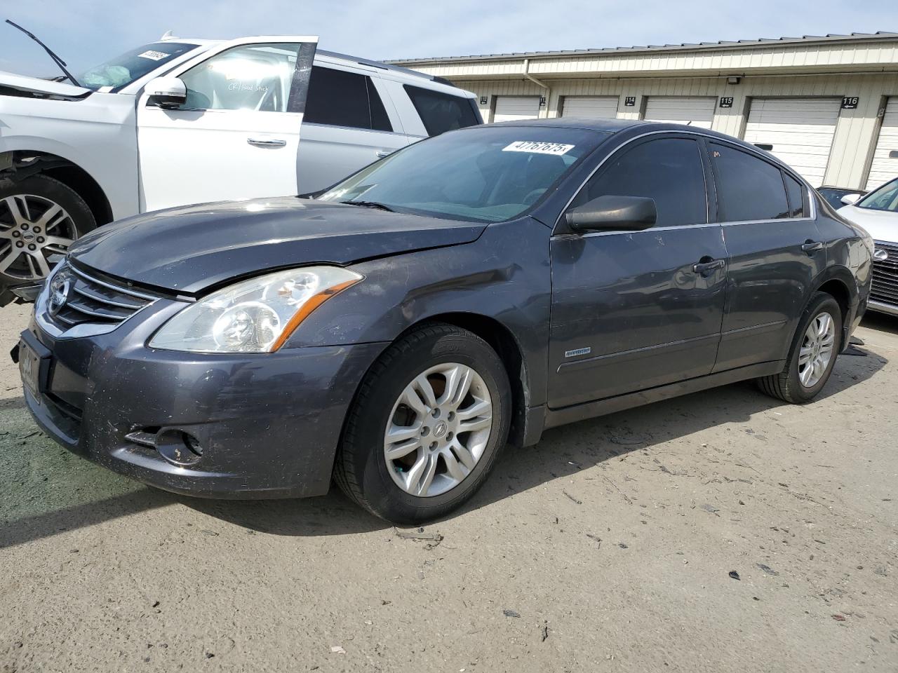 2010 Nissan Altima - Image 1